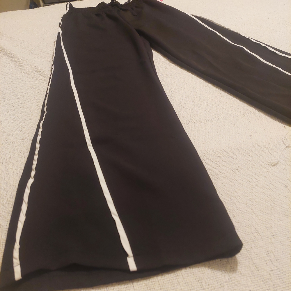 Women's Black Wide-Leg Pants - Picture 5 of 8